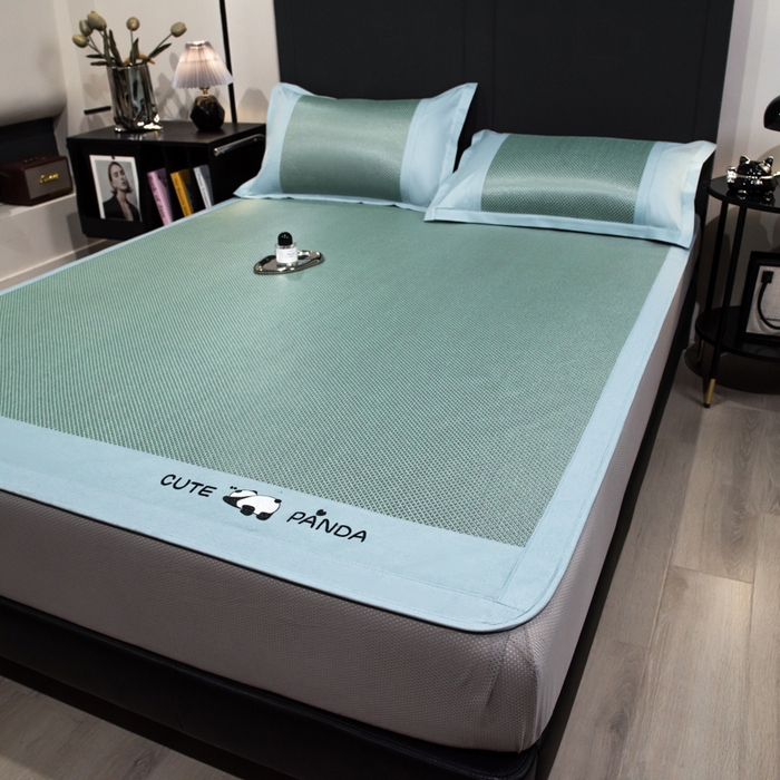 91家纺网 家纺一手货源 找家纺 倾慕家纺 2026新款A类刺绣冰藤席--床笠款 刺绣熊猫绿色床笠款