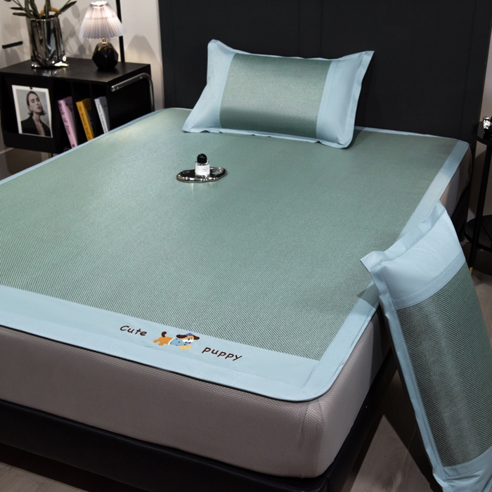 91家纺网 家纺一手货源 找家纺 倾慕家纺 2026新款A类刺绣冰藤席--床笠款 刺绣小狗绿色床笠款