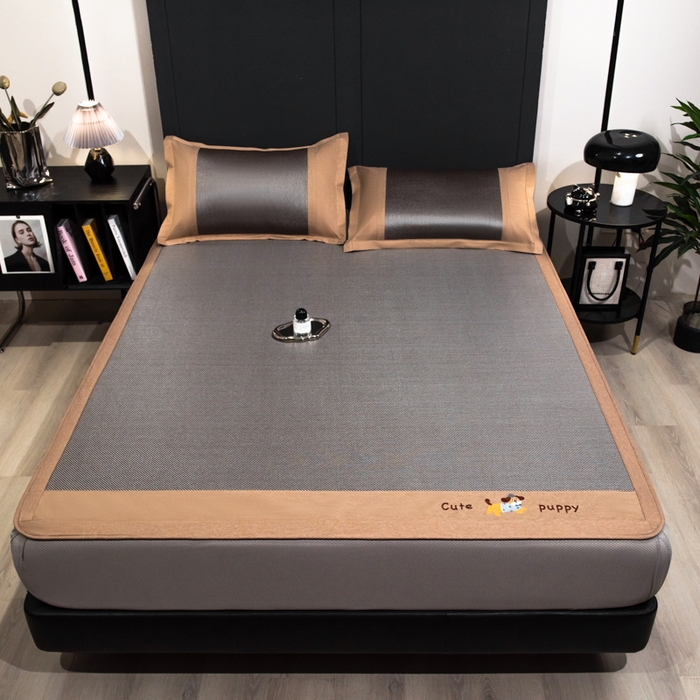 91家纺网 家纺一手货源 找家纺 倾慕家纺 2026新款A类刺绣冰藤席--床笠款 刺绣小狗银咖色床笠款