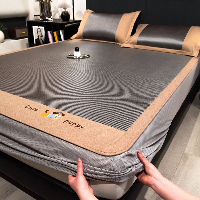 91家纺网 家纺一手货源 找家纺 倾慕家纺 2026新款A类刺绣冰藤席--床笠款 刺绣小狗银咖色床笠款