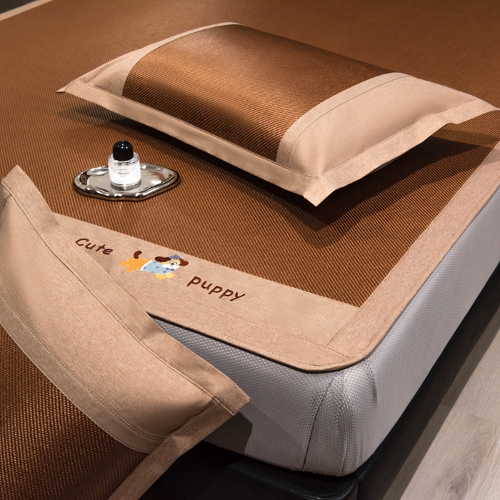 91家纺网 家纺一手货源 找家纺 倾慕家纺 2026新款A类刺绣冰藤席--床笠款 刺绣小狗棕色床笠款