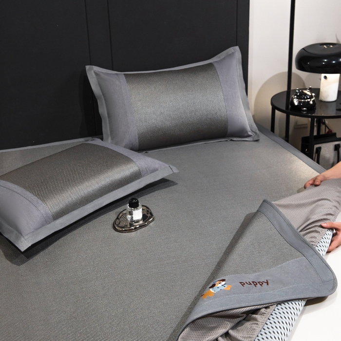 91家纺网 家纺一手货源 找家纺 倾慕家纺 2026新款A类刺绣冰藤席--床笠款 刺绣小狗灰色床笠款