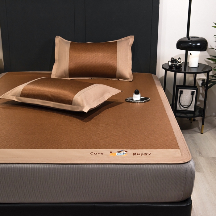 91家纺网 家纺一手货源 找家纺 倾慕家纺 2026新款A类刺绣冰藤席--床笠款 刺绣小狗棕色床笠款