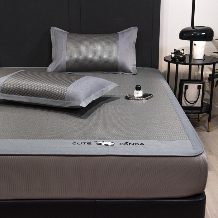 91家纺网 家纺一手货源 找家纺 倾慕家纺 2026新款A类刺绣冰藤席--床笠款 刺绣熊猫灰色床笠款