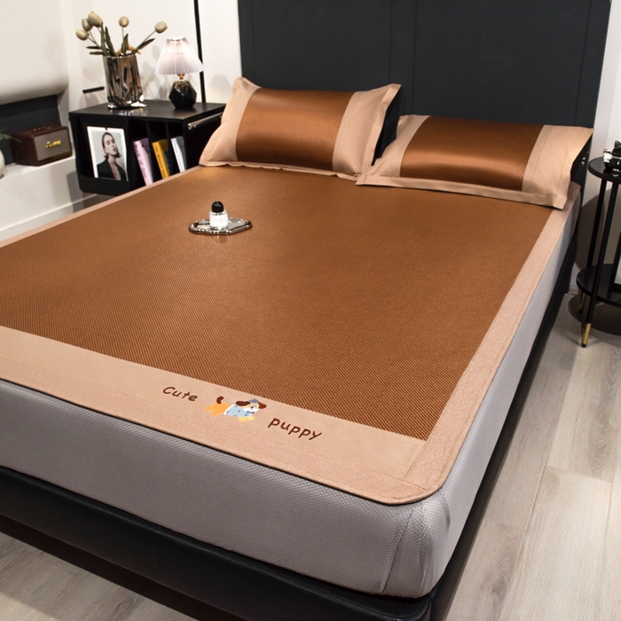 91家纺网 家纺一手货源 找家纺 倾慕家纺 2026新款A类刺绣冰藤席--床笠款 刺绣小狗棕色床笠款