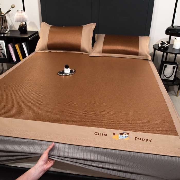 91家纺网 家纺一手货源 找家纺 倾慕家纺 2026新款A类刺绣冰藤席--床笠款 刺绣小狗棕色床笠款