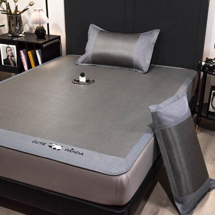 91家纺网 家纺一手货源 找家纺 倾慕家纺 2026新款A类刺绣冰藤席--床笠款 刺绣熊猫灰色床笠款