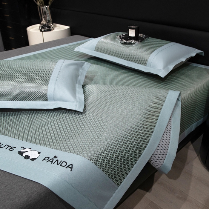 91家纺网 家纺一手货源 找家纺 倾慕家纺 2026新款A类刺绣冰藤席--床席款 刺绣熊猫绿色床席款