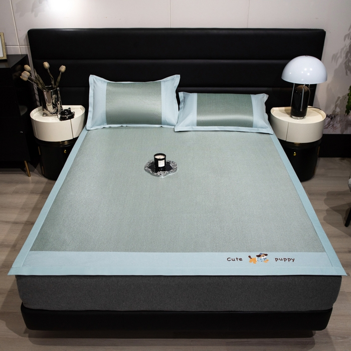 91家纺网 家纺一手货源 找家纺 倾慕家纺 2026新款A类刺绣冰藤席--床席款 刺绣小狗绿色床席款