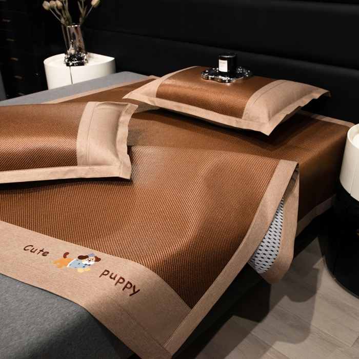 91家纺网 家纺一手货源 找家纺 倾慕家纺 2026新款A类刺绣冰藤席--床席款 刺绣小狗棕色床席款