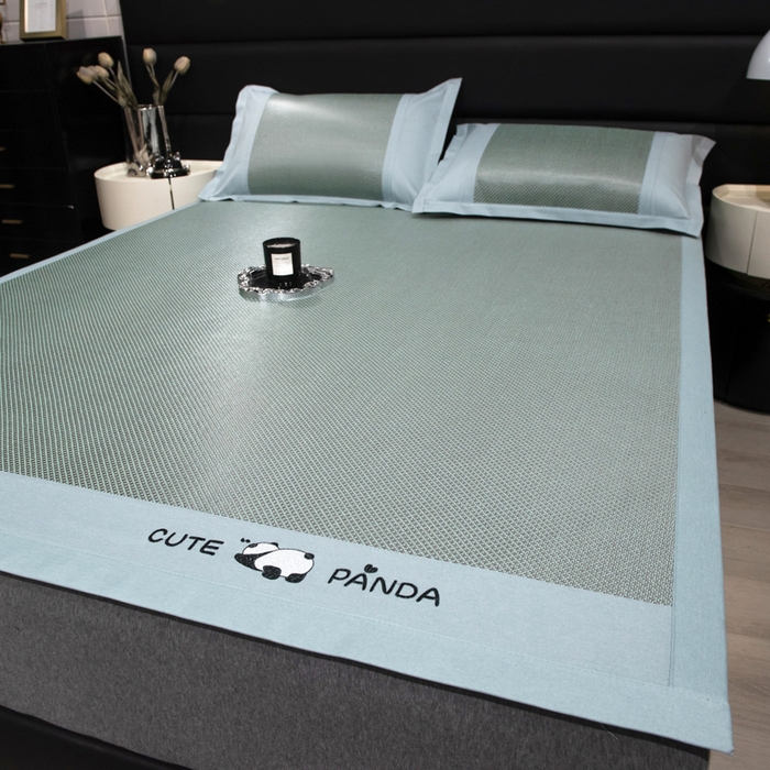 91家纺网 家纺一手货源 找家纺 倾慕家纺 2026新款A类刺绣冰藤席--床席款 刺绣熊猫绿色床席款