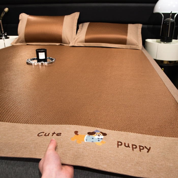 倾慕家纺 2026新款A类刺绣冰藤席--床席款 刺绣小狗棕色床席款