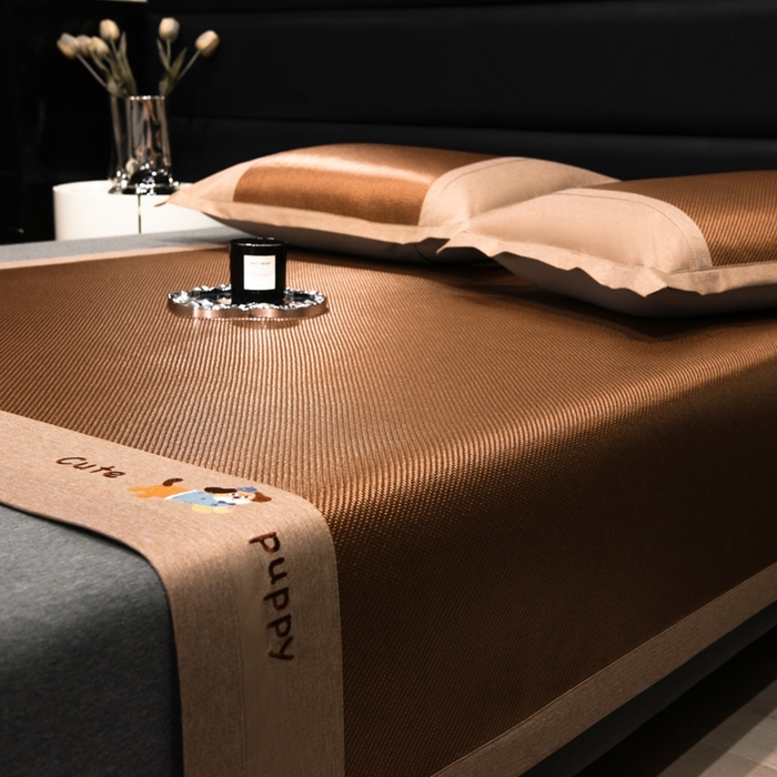 91家纺网 家纺一手货源 找家纺 倾慕家纺 2026新款A类刺绣冰藤席--床席款 刺绣小狗棕色床席款