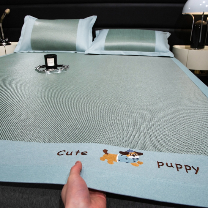 倾慕家纺 2026新款A类刺绣冰藤席--床席款 刺绣小狗绿色床席款