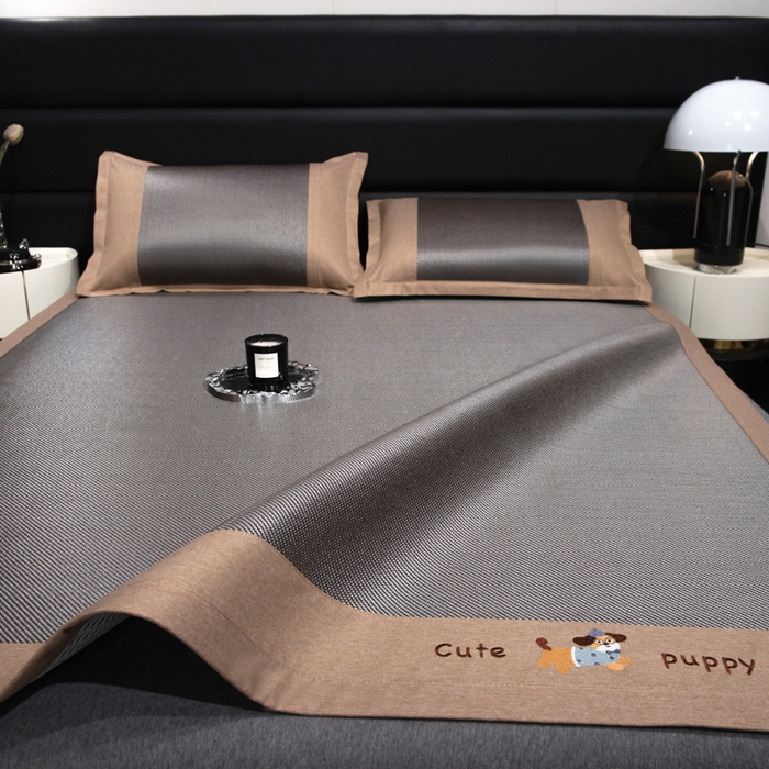 91家纺网 家纺一手货源 找家纺 倾慕家纺 2026新款A类刺绣冰藤席--床席款 刺绣小狗银咖色床席款