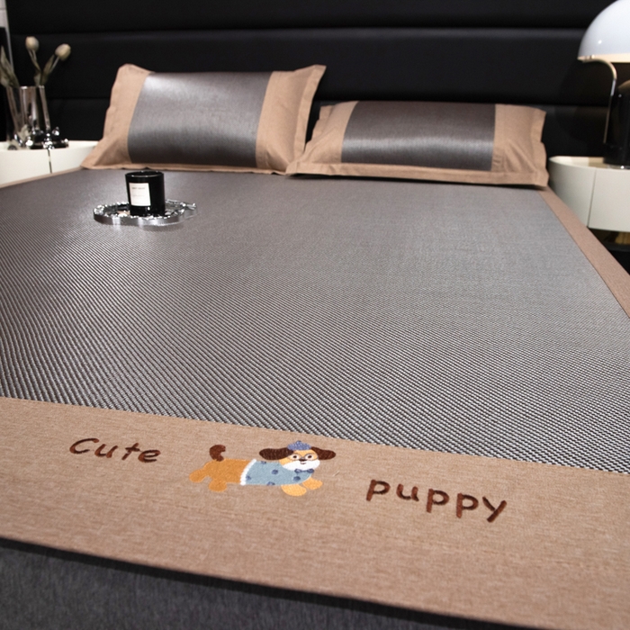 91家纺网 家纺一手货源 找家纺 倾慕家纺 2026新款A类刺绣冰藤席--床席款 刺绣小狗银咖色床席款