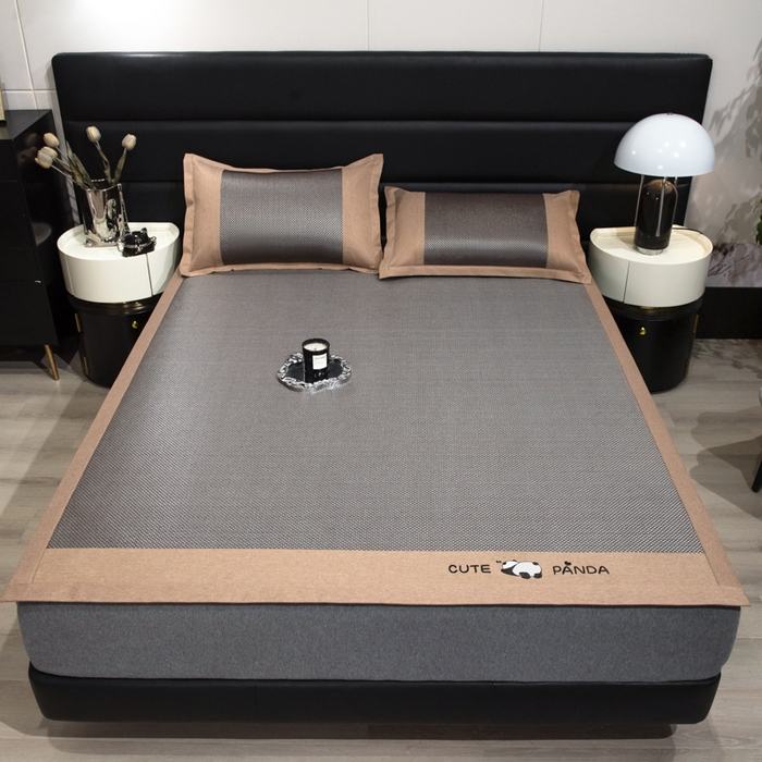 91家纺网 家纺一手货源 找家纺 倾慕家纺 2026新款A类刺绣冰藤席--床席款 刺绣熊猫银咖色床席款