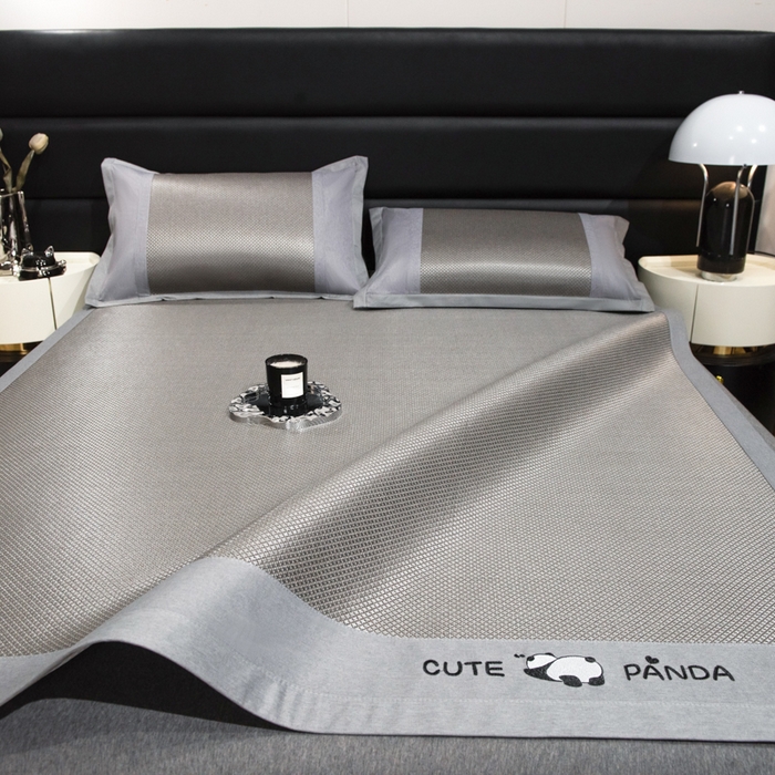 91家纺网 家纺一手货源 找家纺 倾慕家纺 2026新款A类刺绣冰藤席--床席款 刺绣熊猫灰色床席款