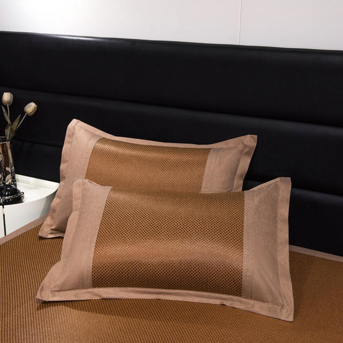 91家纺网 家纺一手货源 找家纺 倾慕家纺 2026新款A类刺绣冰藤席--床席款 刺绣熊猫棕色床席款