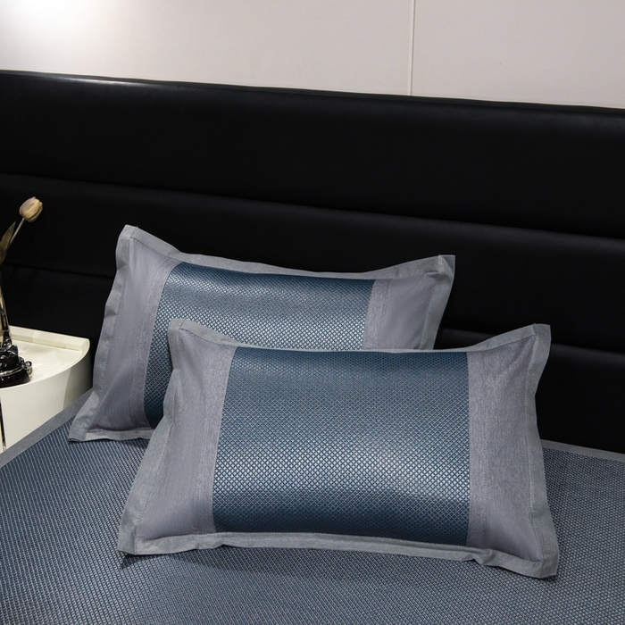 91家纺网 家纺一手货源 找家纺 倾慕家纺 2026新款A类刺绣冰藤席--床席款 刺绣熊猫蓝色床席款