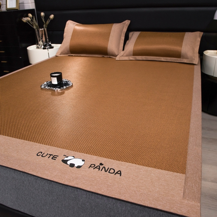 91家纺网 家纺一手货源 找家纺 倾慕家纺 2026新款A类刺绣冰藤席--床席款 刺绣熊猫棕色床席款