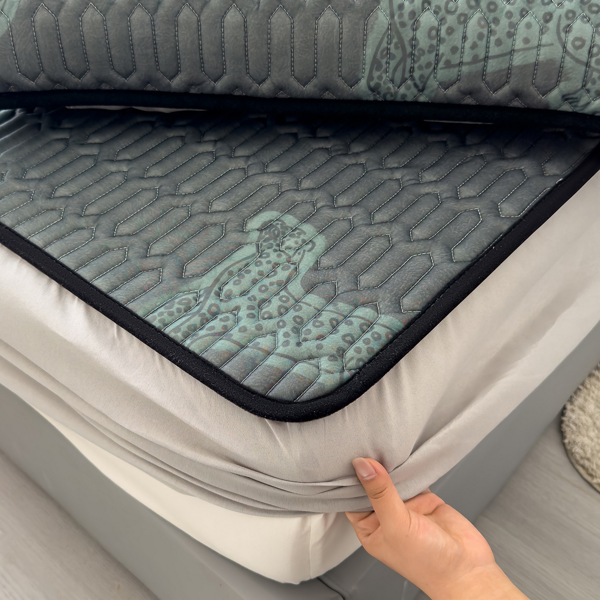 91家纺网 家纺一手货源 找家纺 久云居 2026新款0.05mm加厚乳胶凉席席子 翠影绿豹床单款