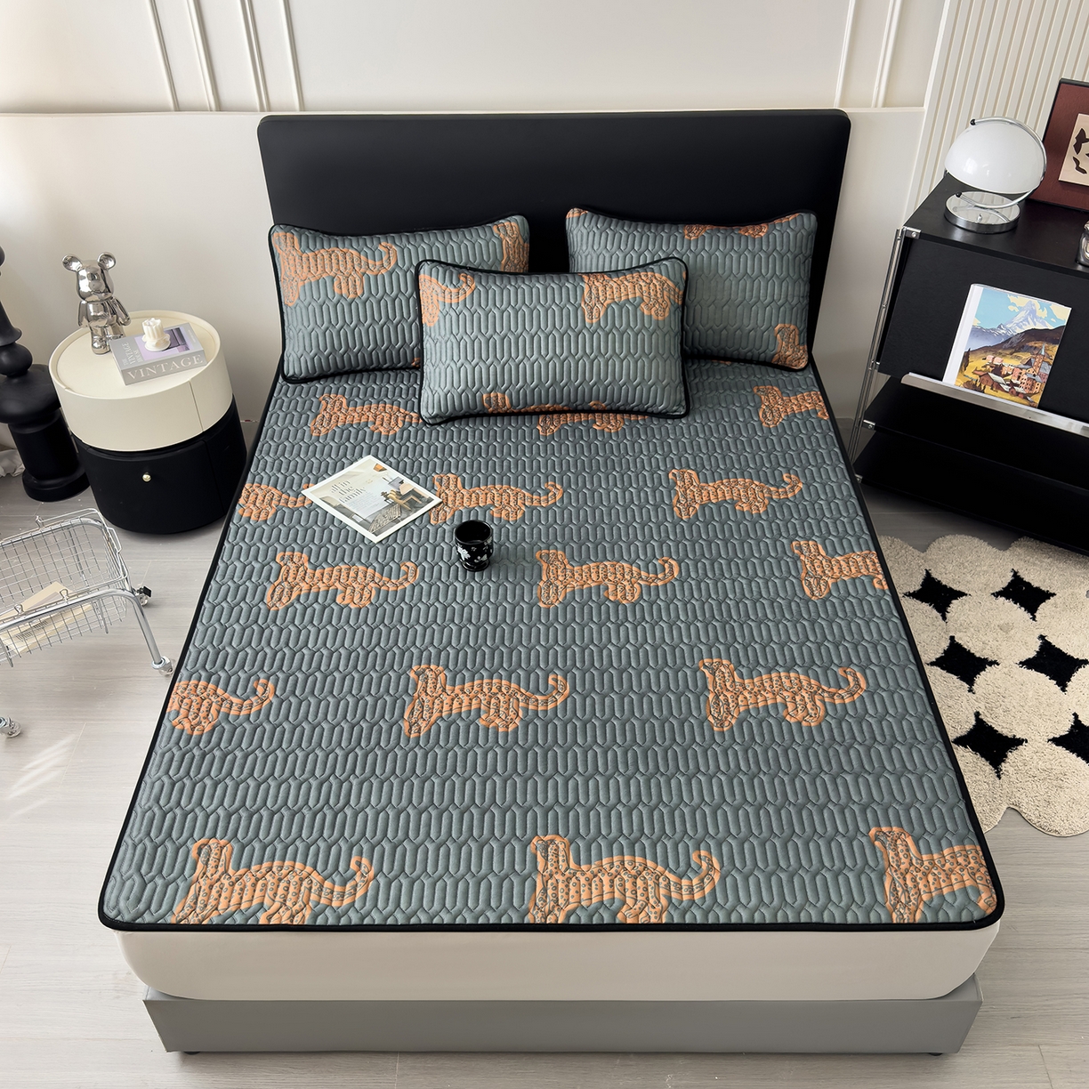 91家纺网 家纺一手货源 找家纺 久云居 2026新款0.05mm加厚乳胶凉席席子 金豹纳福中古豹床笠款