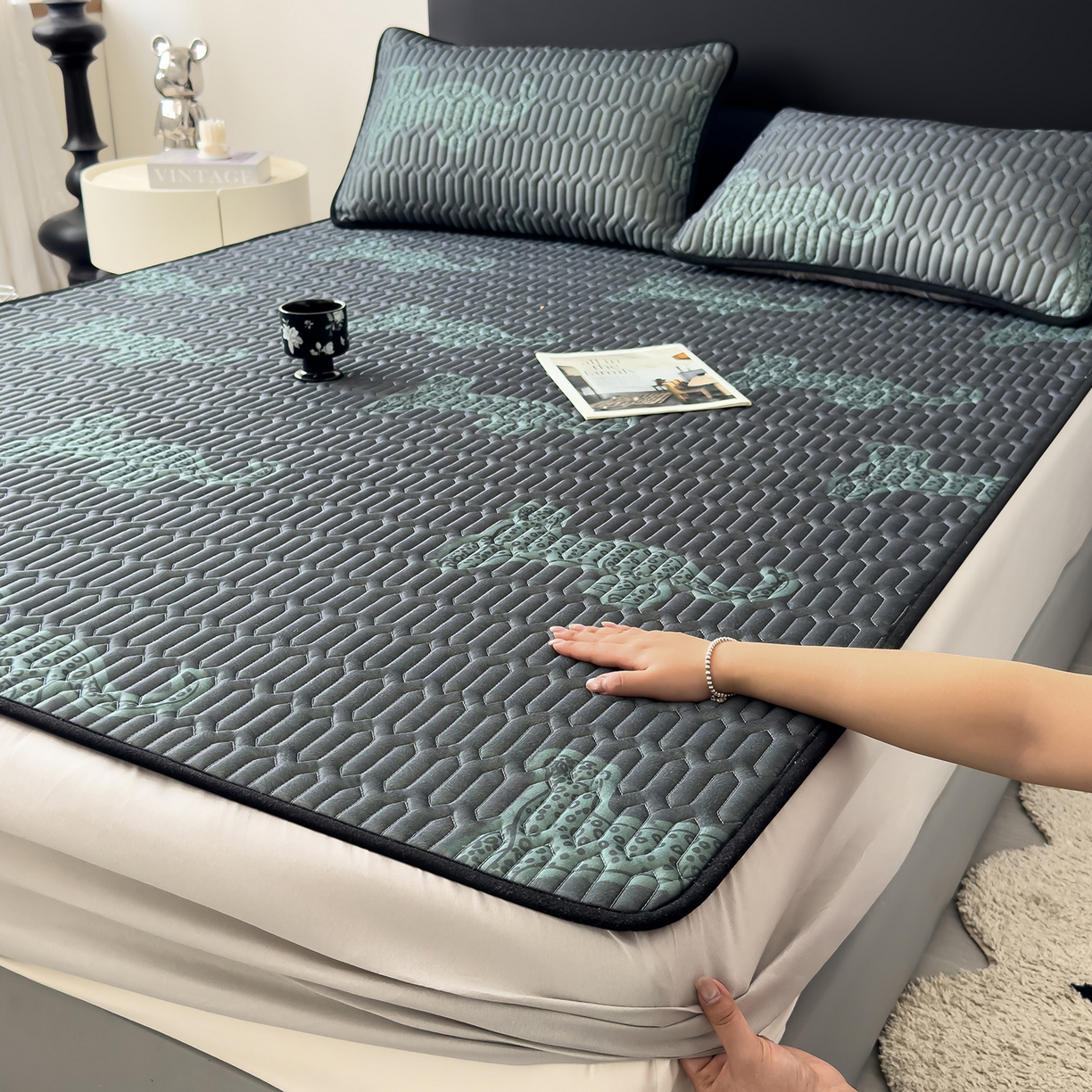 久云居 2026新款0.05mm加厚乳胶凉席席子 翠影绿豹床笠款