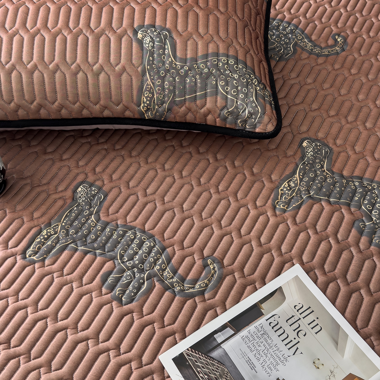 91家纺网 家纺一手货源 找家纺 久云居 2026新款0.05mm加厚乳胶凉席席子 中古豹床笠款