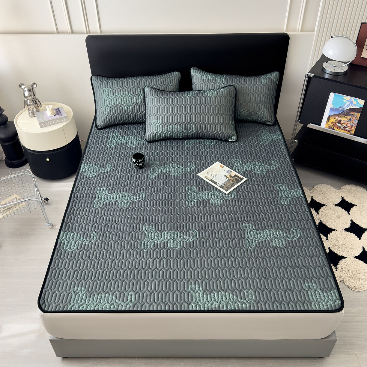 91家纺网 家纺一手货源 找家纺 久云居 2026新款0.05mm加厚乳胶凉席席子 翠影绿豹床笠款