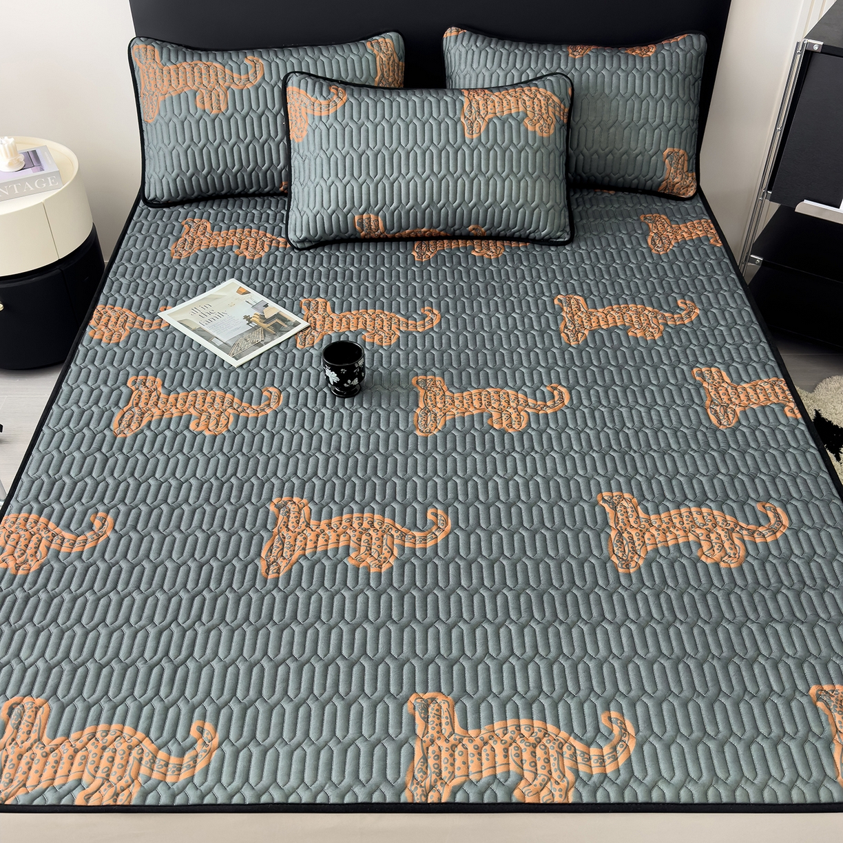 91家纺网 家纺一手货源 找家纺 久云居 2026新款0.05mm加厚乳胶凉席席子 金豹纳福床单款