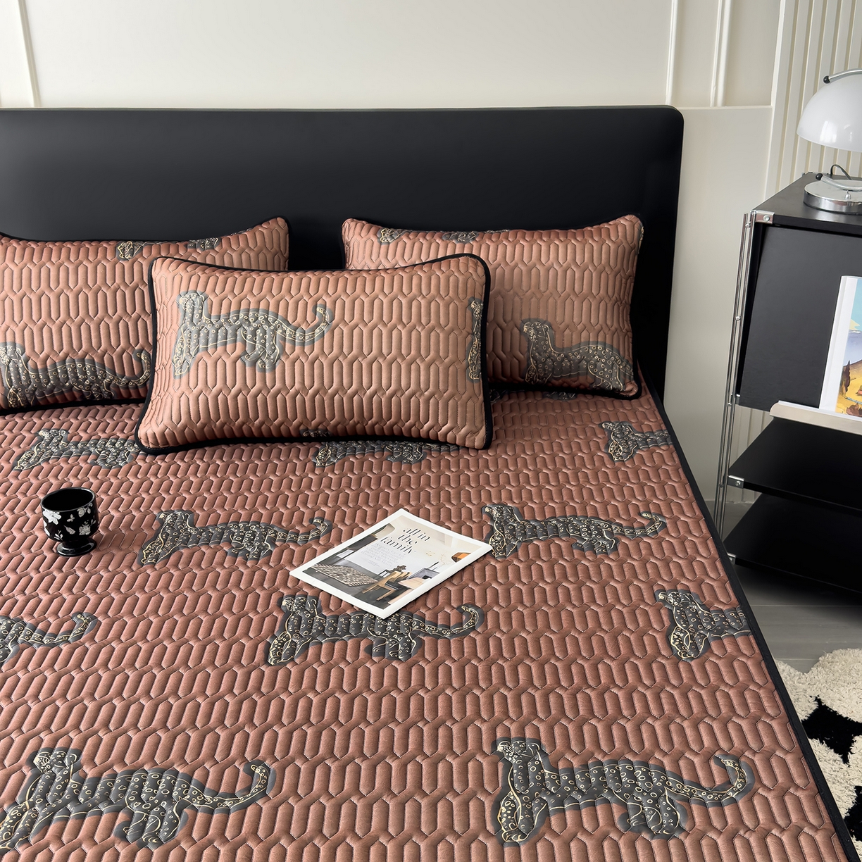 91家纺网 家纺一手货源 找家纺 久云居 2026新款0.05mm加厚乳胶凉席席子 中古豹床单款