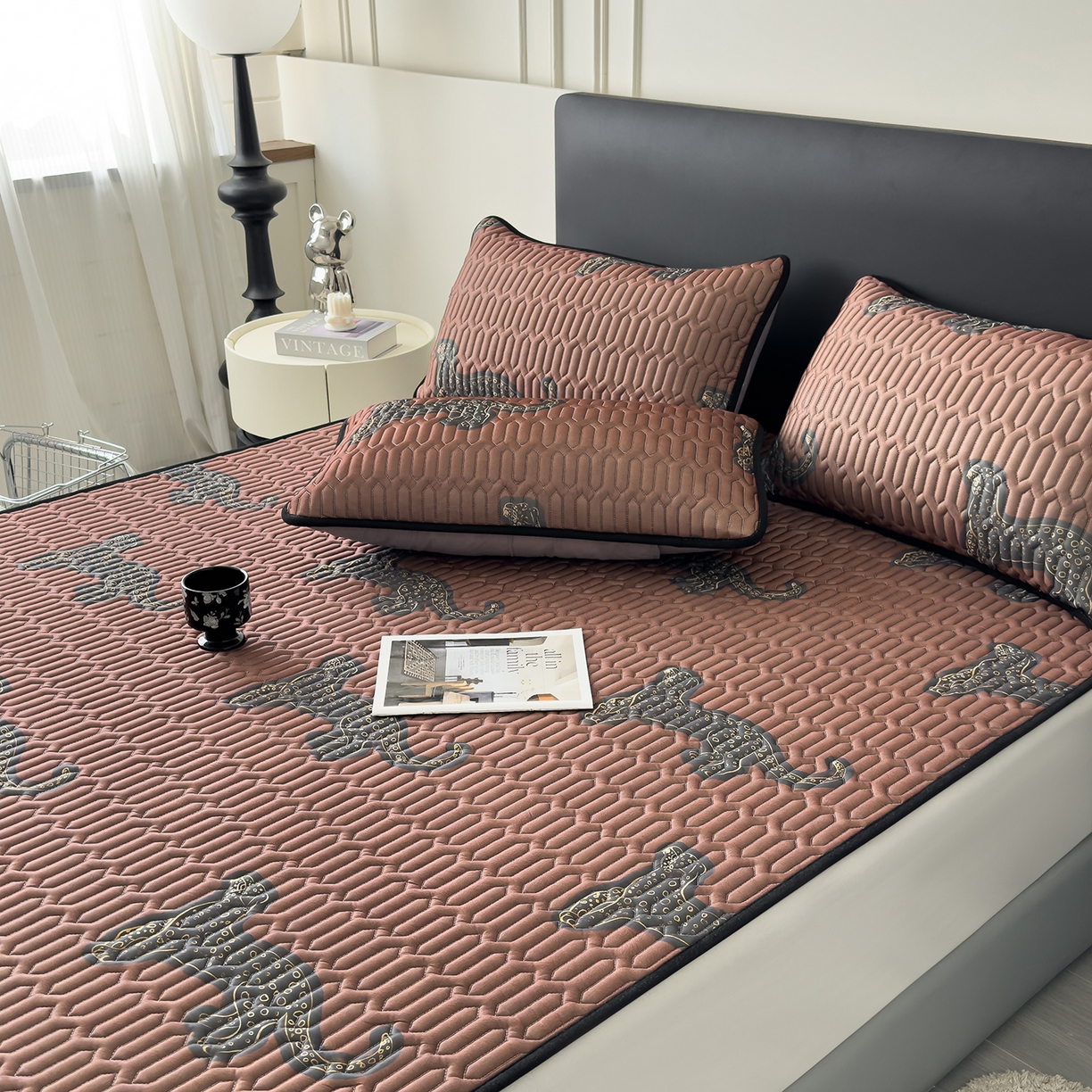 91家纺网 家纺一手货源 找家纺 久云居 2026新款0.05mm加厚乳胶凉席席子 中古豹床单款