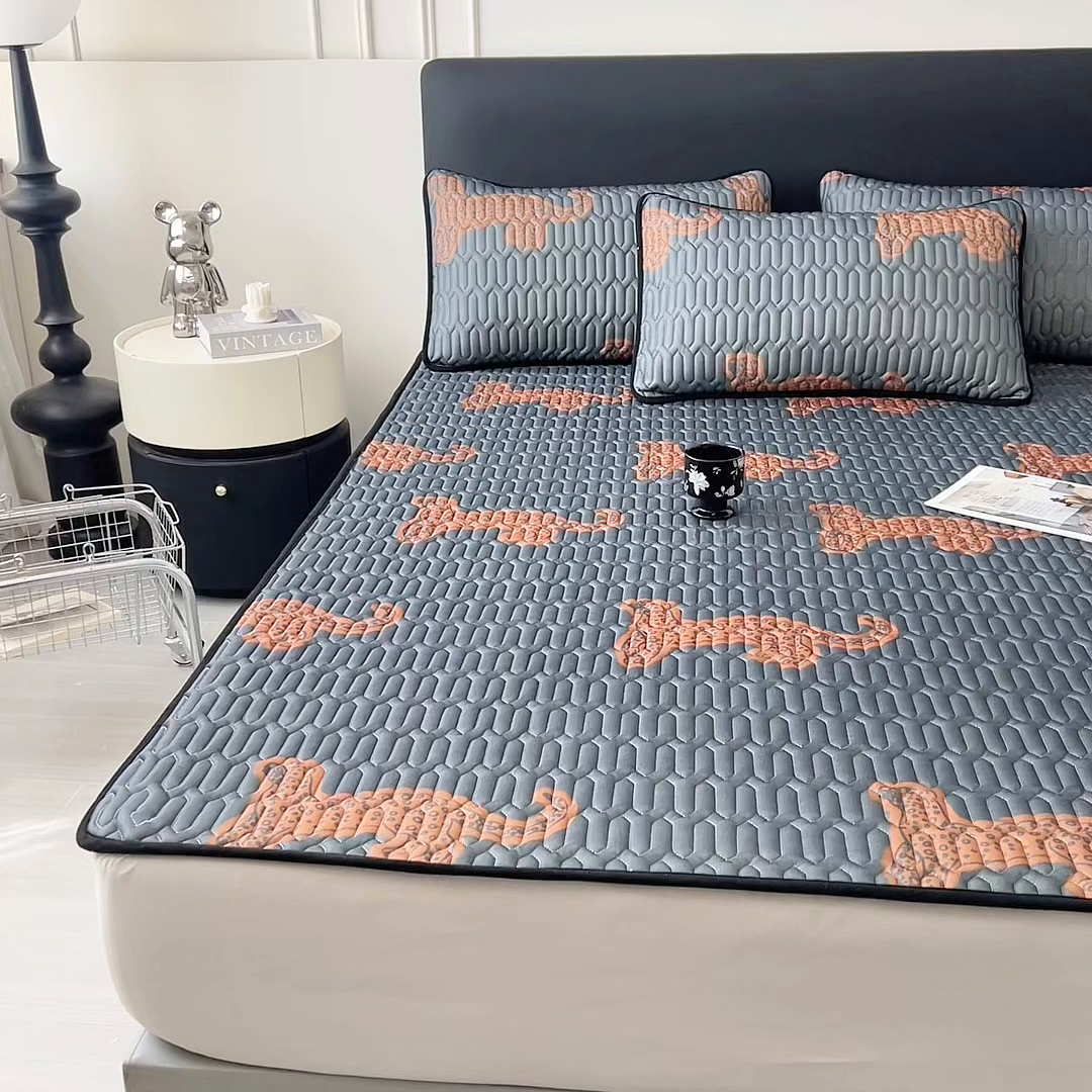 91家纺网 家纺一手货源 找家纺 久云居 2026新款0.05mm加厚乳胶凉席席子 金豹纳福床单款