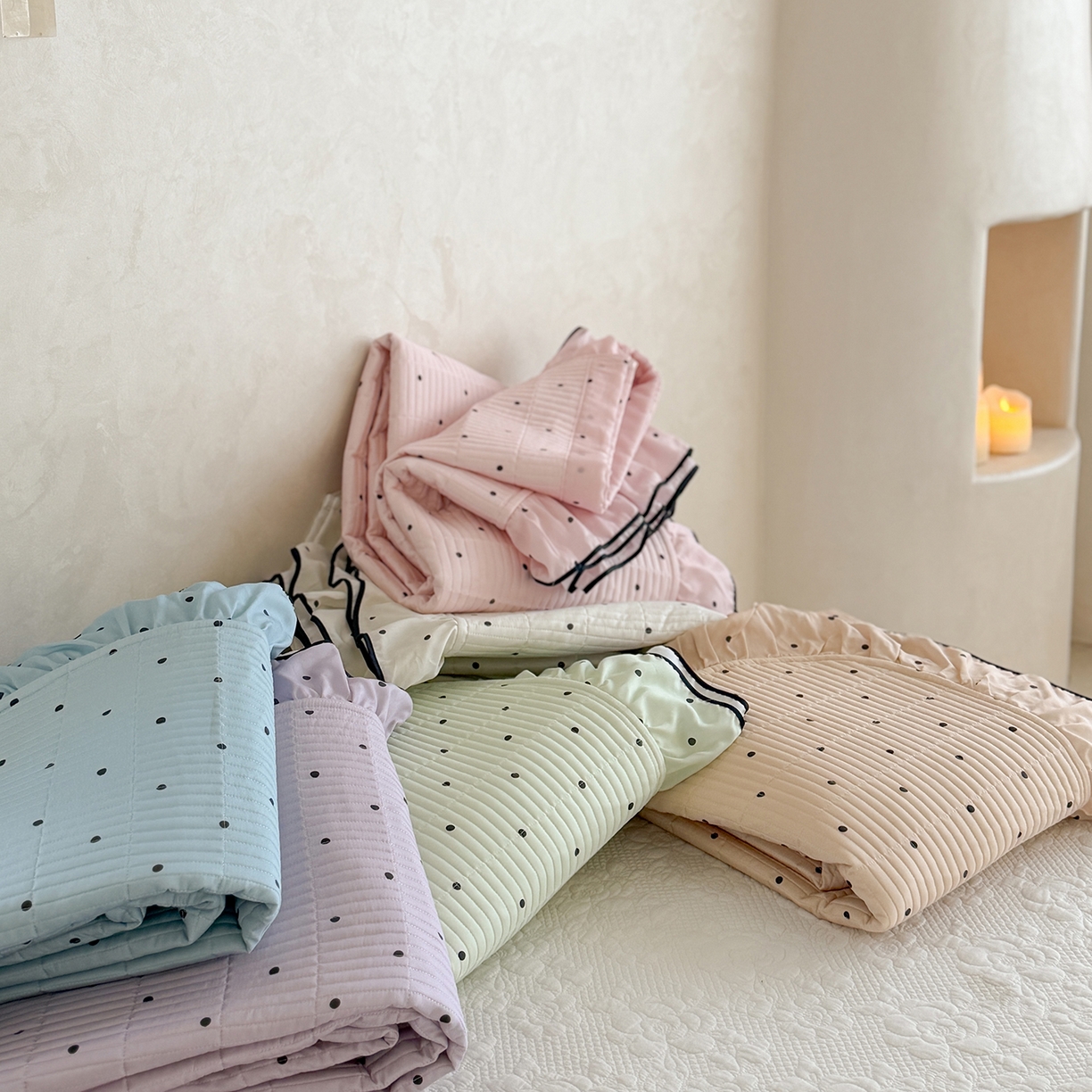 91家纺网 家纺一手货源 找家纺 （总）琳可家居 2026新款波点天丝系列花边款100%莱赛尔纤维天丝床盖可机洗A类床盖三件