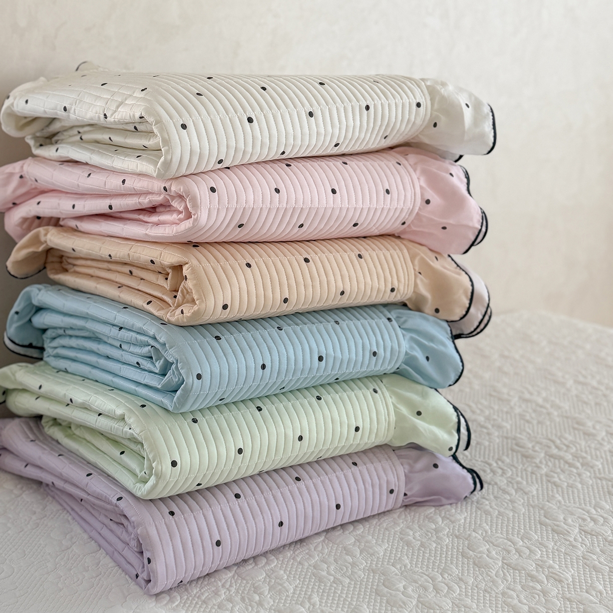 91家纺网 家纺一手货源 找家纺 （总）琳可家居 2026新款波点天丝系列花边款100%莱赛尔纤维天丝床盖可机洗A类床盖三件