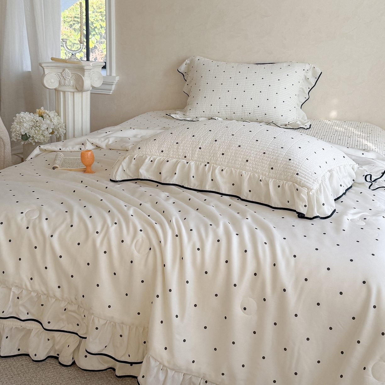 91家纺网 家纺一手货源 找家纺 琳可家居 2026新款波点天丝系列花边款100%莱赛尔纤维天丝床盖可机洗A类床盖三件 香草白