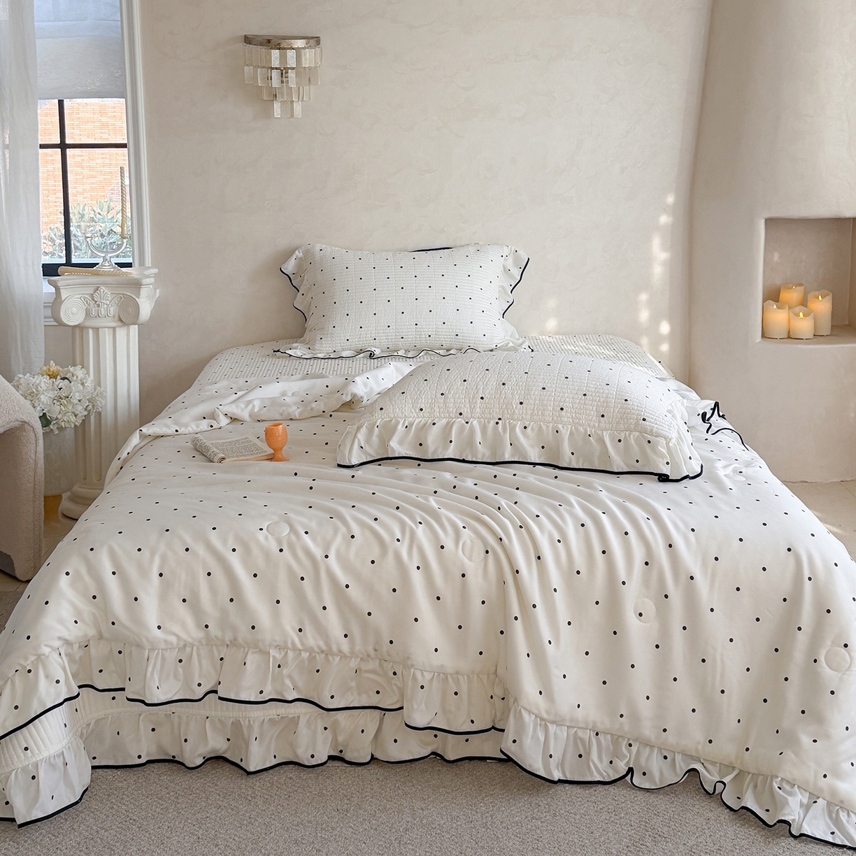 91家纺网 家纺一手货源 找家纺 琳可家居 2026新款波点天丝系列花边款100%莱赛尔纤维天丝床盖可机洗A类床盖三件 香草白