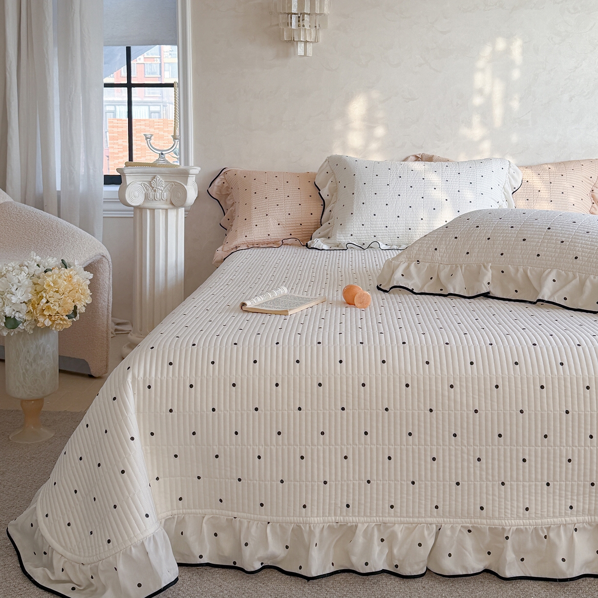 91家纺网 家纺一手货源 找家纺 琳可家居 2026新款波点天丝系列花边款100%莱赛尔纤维天丝床盖可机洗A类床盖三件 香草白