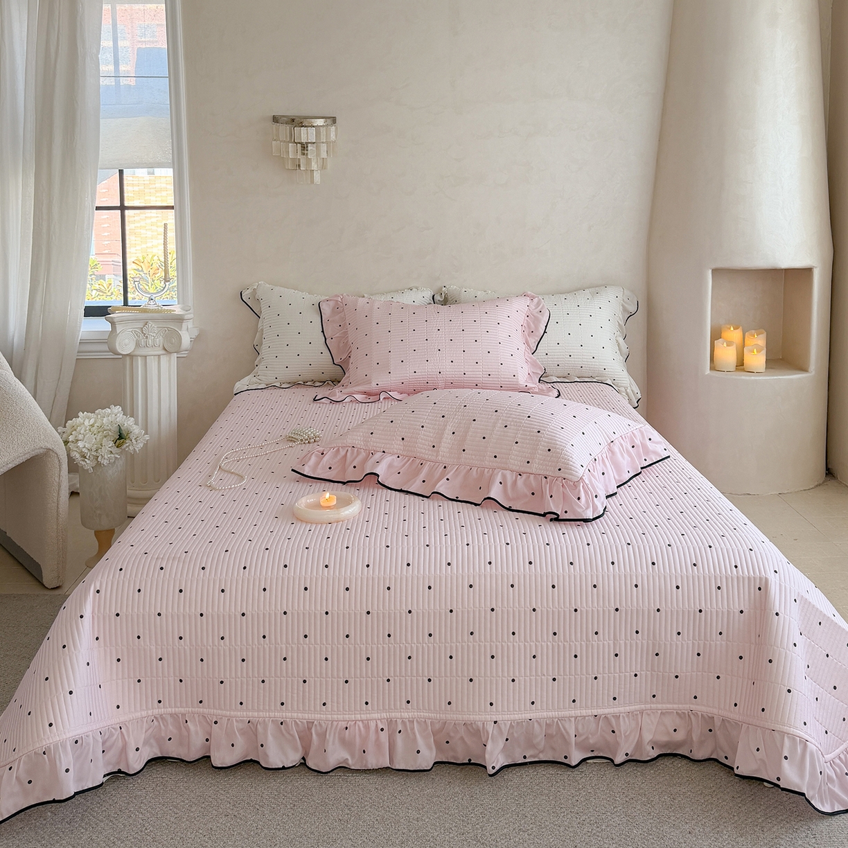 91家纺网 家纺一手货源 找家纺 琳可家居 2026新款波点天丝系列花边款100%莱赛尔纤维天丝床盖可机洗A类床盖三件 奶油粉