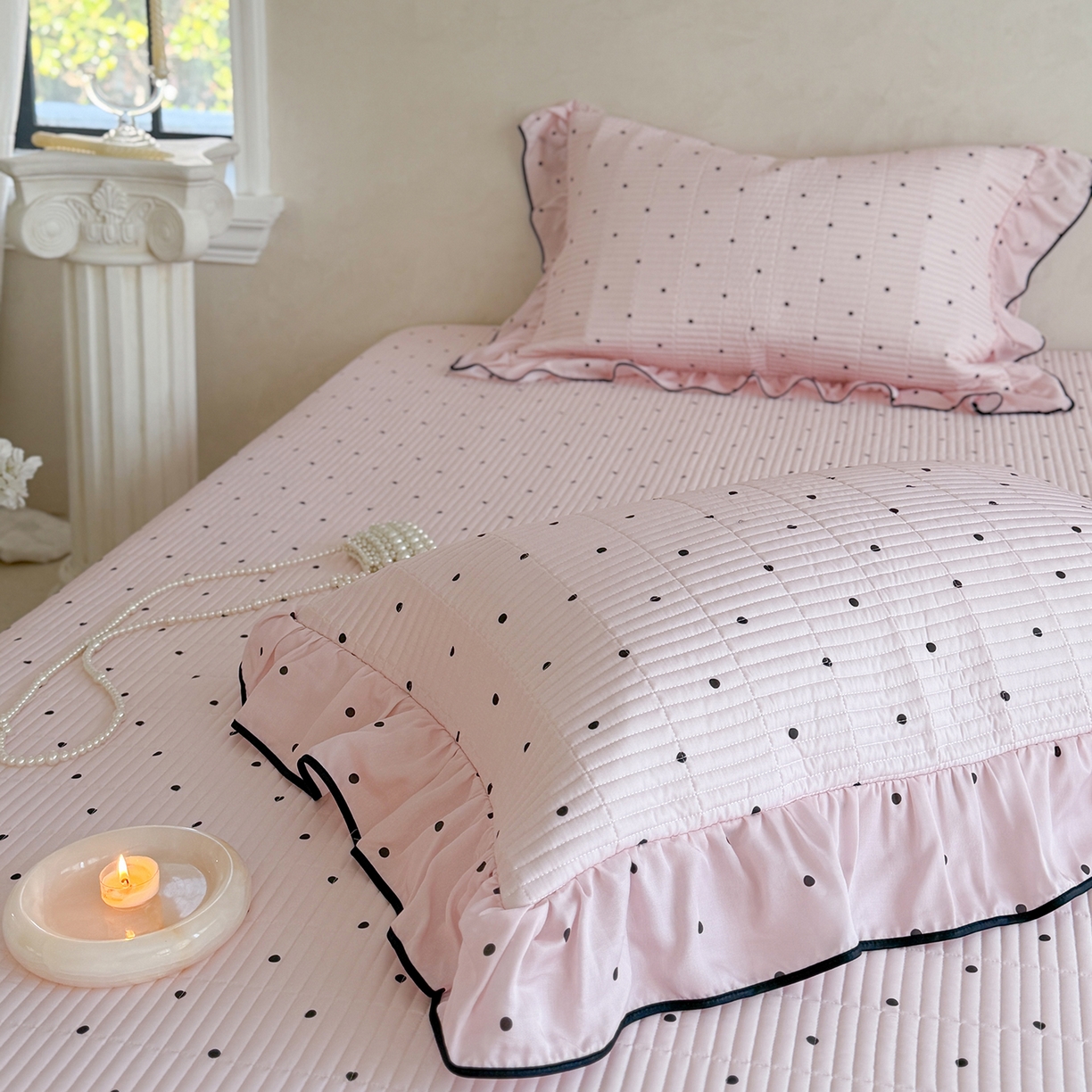 91家纺网 家纺一手货源 找家纺 琳可家居 2026新款波点天丝系列花边款100%莱赛尔纤维天丝床盖可机洗A类床盖三件 奶油粉