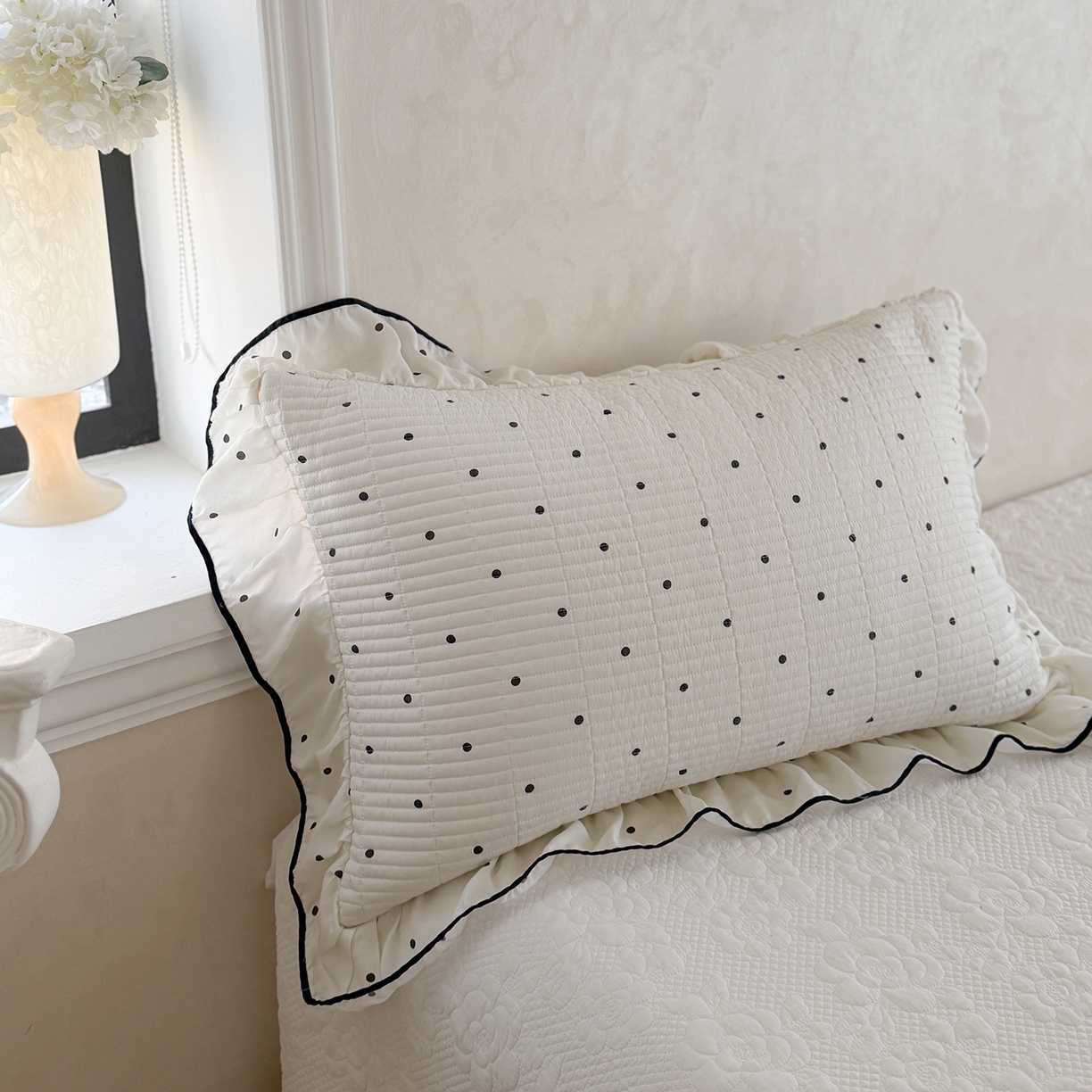 91家纺网 家纺一手货源 找家纺 琳可家居 2026新款波点天丝系列花边款100%莱赛尔纤维天丝床盖可机洗A类床盖三件 香草白