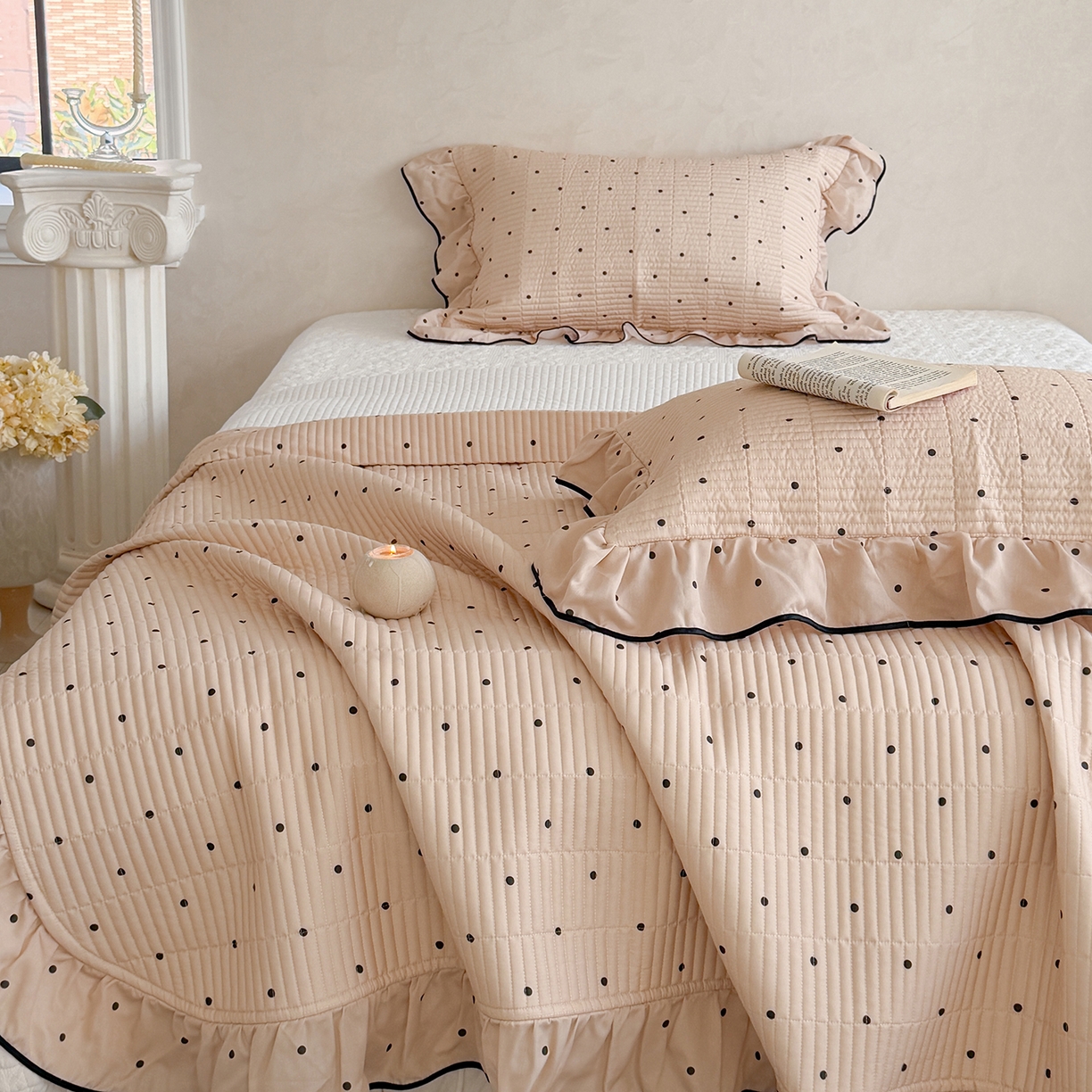 91家纺网 家纺一手货源 找家纺 琳可家居 2026新款波点天丝系列花边款100%莱赛尔纤维天丝床盖可机洗A类床盖三件 卡其杏