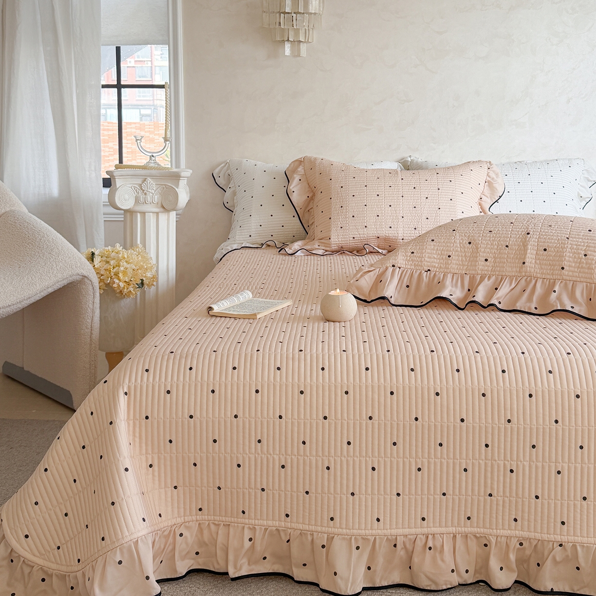 91家纺网 家纺一手货源 找家纺 琳可家居 2026新款波点天丝系列花边款100%莱赛尔纤维天丝床盖可机洗A类床盖三件 卡其杏