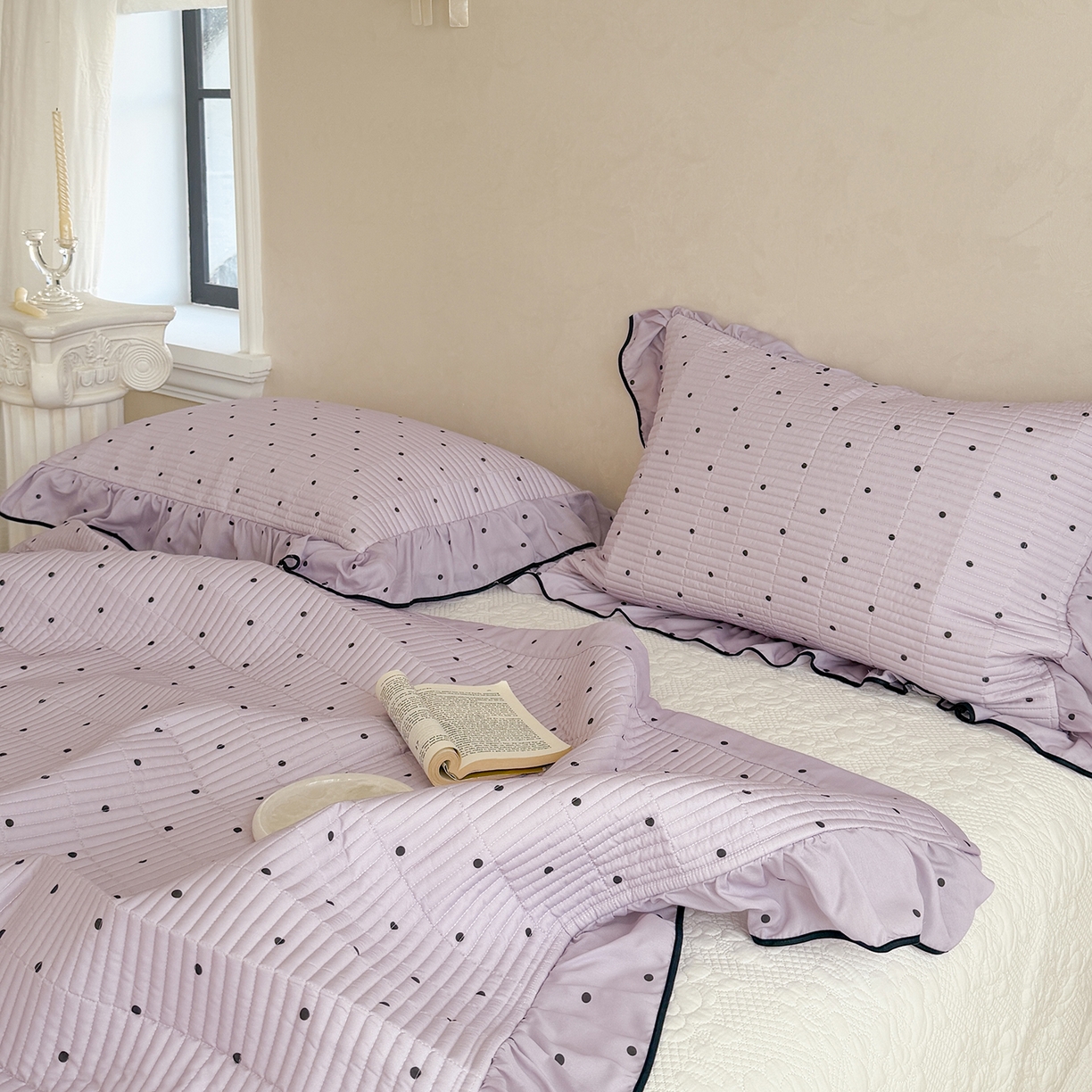 91家纺网 家纺一手货源 找家纺 琳可家居 2026新款波点天丝系列花边款100%莱赛尔纤维天丝床盖可机洗A类床盖三件 清新紫