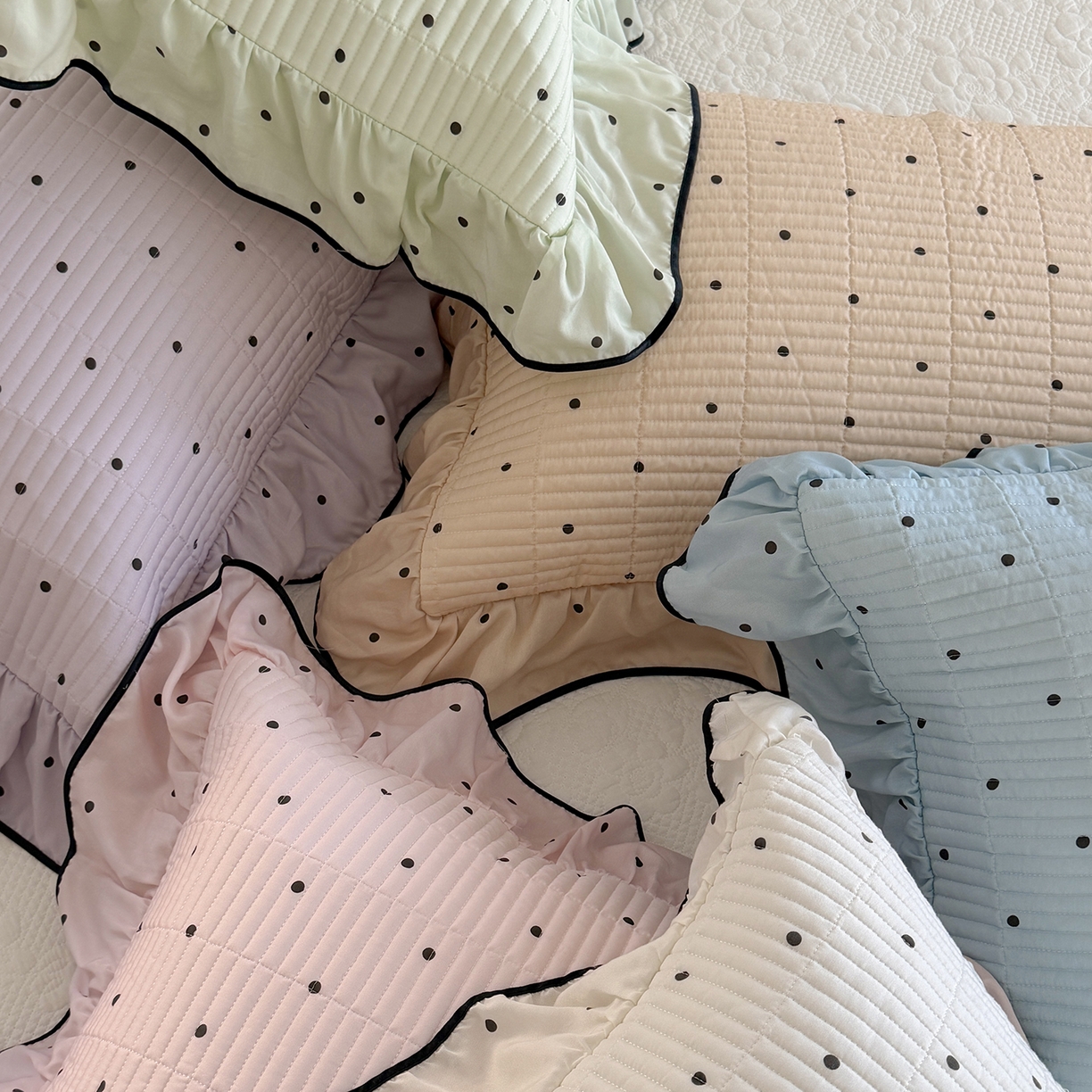 91家纺网 家纺一手货源 找家纺 琳可家居 2026新款波点天丝系列花边款100%莱赛尔纤维天丝床盖可机洗A类床盖三件 组合图仅供展示不可下单