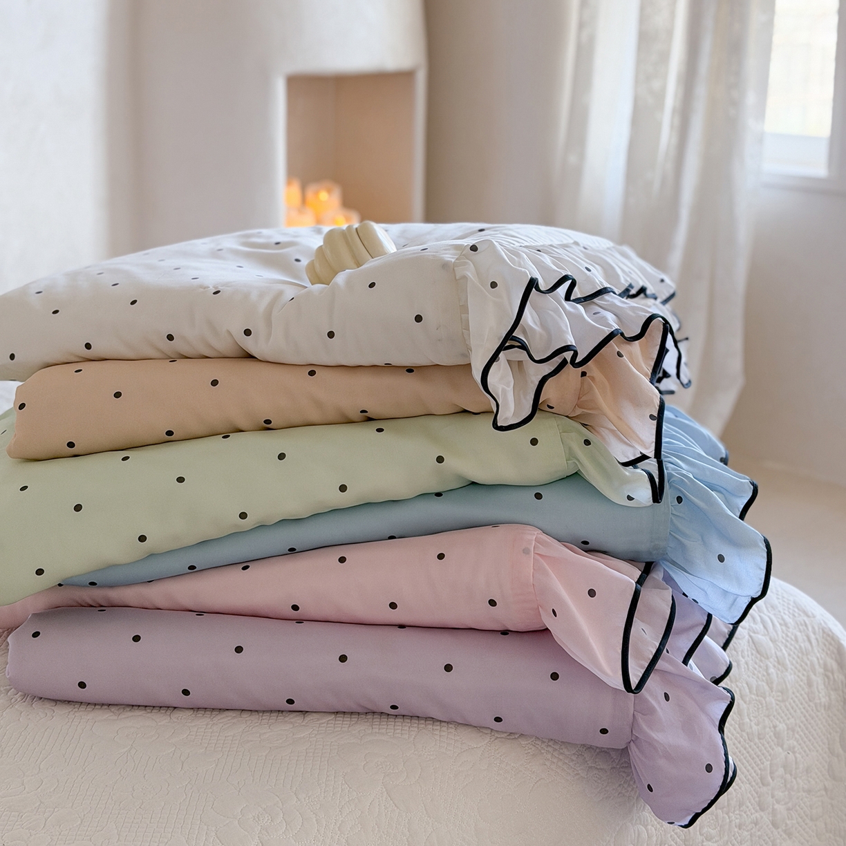 91家纺网 家纺一手货源 找家纺 琳可家居 2026新款波点天丝系列花边款100%莱赛尔纤维天丝床盖可机洗A类床盖三件 组合图仅供展示不可下单