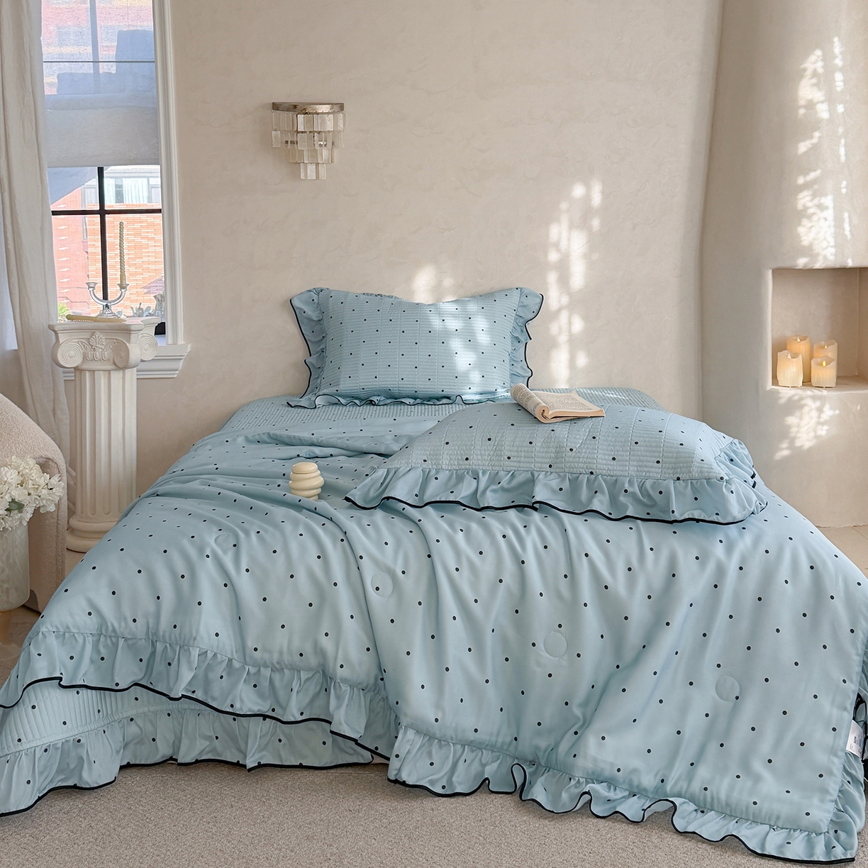 91家纺网 家纺一手货源 找家纺 琳可家居 2026新款波点天丝系列花边款100%莱赛尔纤维天丝床盖可机洗A类床盖三件 海洋蓝