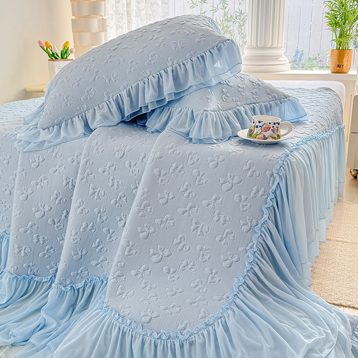 91家纺网 家纺一手货源 找家纺 红夫人 2026新款凉豆豆PE高分子凉感弯边床裙凉席三件套--小确幸（三明治复合+精美手提包） 小确幸蓝色