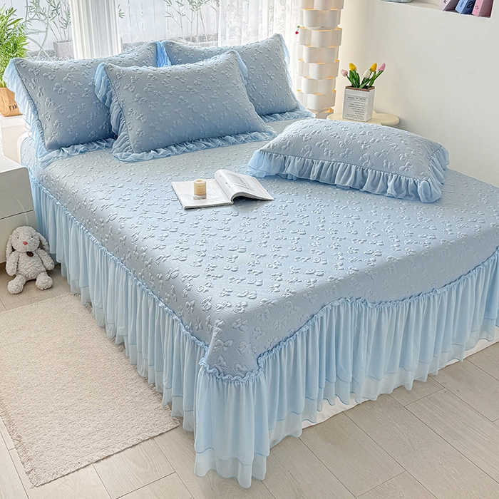 91家纺网 家纺一手货源 找家纺 红夫人 2026新款凉豆豆PE高分子凉感弯边床裙凉席三件套--小确幸（三明治复合+精美手提包） 小确幸蓝色